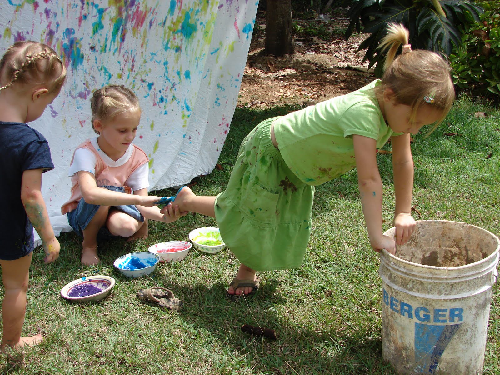 Raising 4 Princesses Washable Finger Paint Recipe