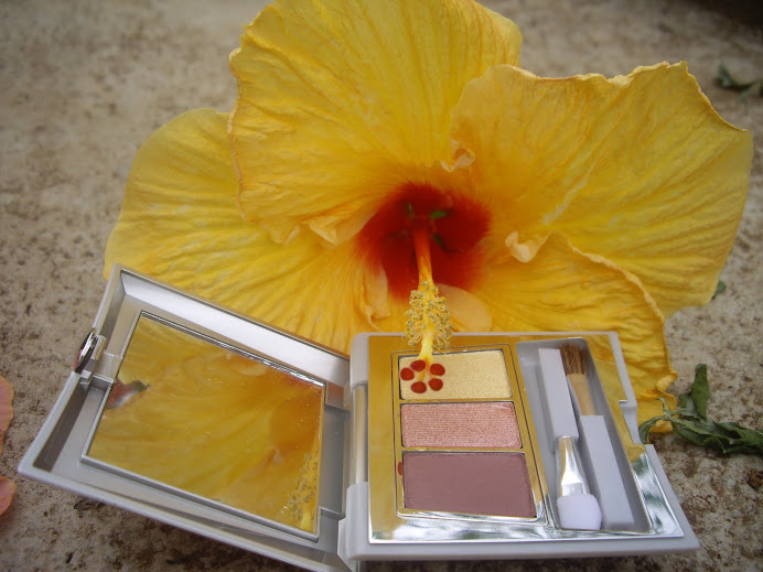 CARING COLORS EYE SHADOW TRIO COMPACT, SUNRISE GLOWS