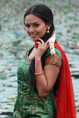 actress sana khan hot pics