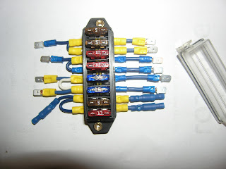 My 1974 MGB Restoration Project: Airdamns and fuses and carpet...OH MY!