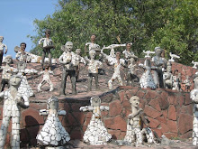 Estatues fetes a base de reciclatge