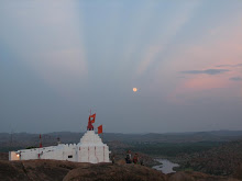 Posta de sol a Hanuman Temple