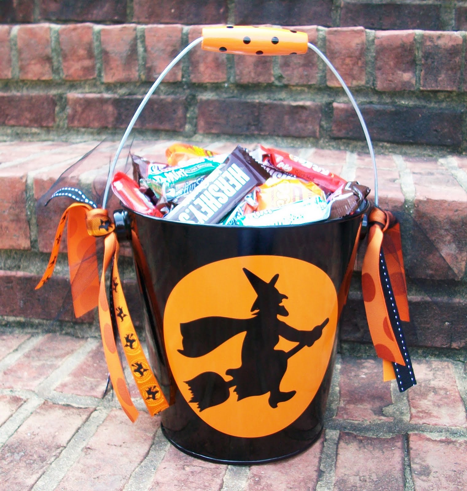 Trick or Treat! Halloween Buckets Designs