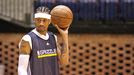 Iverson intentara rrecuperarse de su peor temporada en la nba y tratara de hacerlo con la franquici