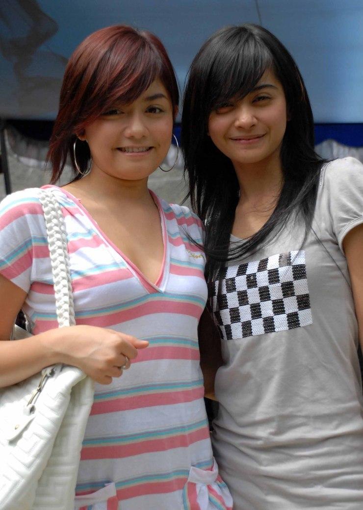 T2 Sexy Indonesian Singer