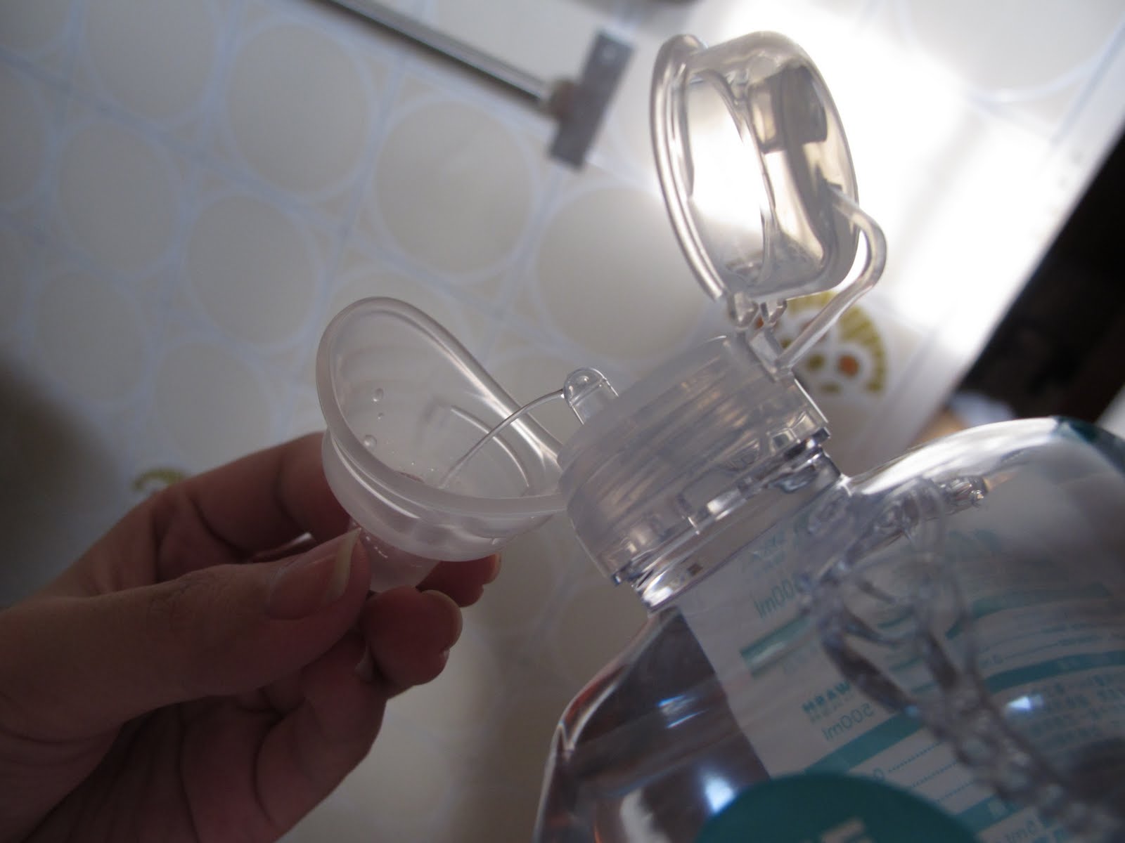 Beauty Gossipologyst Flush Your Eyes with ROHTO EYE FLUSH