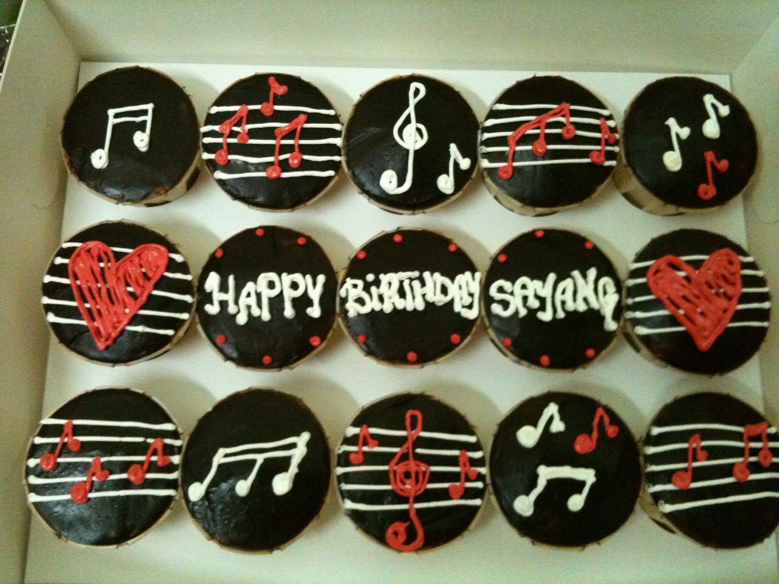 MamaBisya Cake House Musical Notes Cupcakes