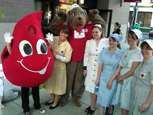 [halloween+-+starlight+parade.jpg]