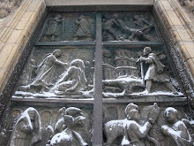 Detalle Puertas Bronze St Pierre