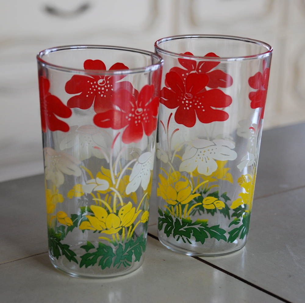 { the vintage wren } { vintage juice glass l..o..v..e }