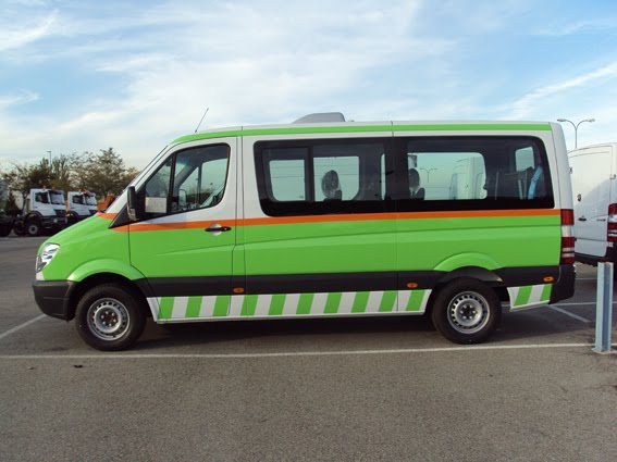 VEHICULO CAJA MADRID SIN LOGOTIPOS