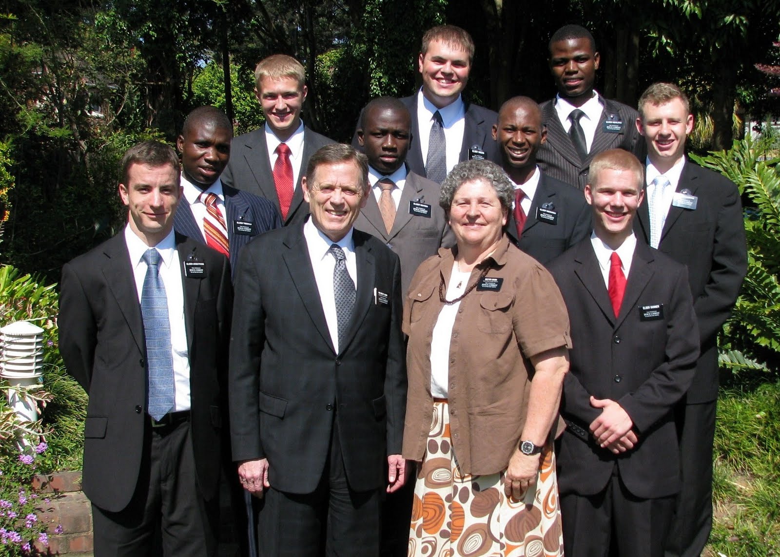 [2009+08+Arrival+-+Elders+Armstrong,+Tsegula,+Christopher,+Nganda,+Vinson,+Ssesanga,+Ndhlovu,+Skinner+&+Niemand.JPG]