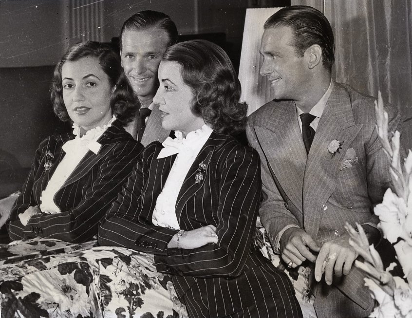 [1939+Douglas+Fairbanks+Jr+&+Wife+Mary+Lee+Eppling+Mirror+Image.jpg]