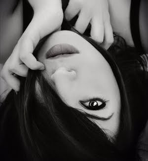   Soy sólo una simple mortal,          esa soy...nada más.