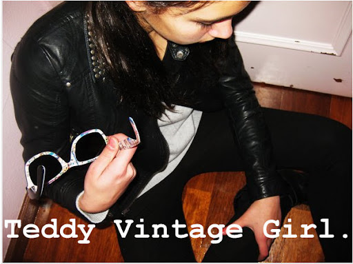 Teddy Vintage Girl