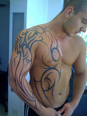 tatouage tribal homme.