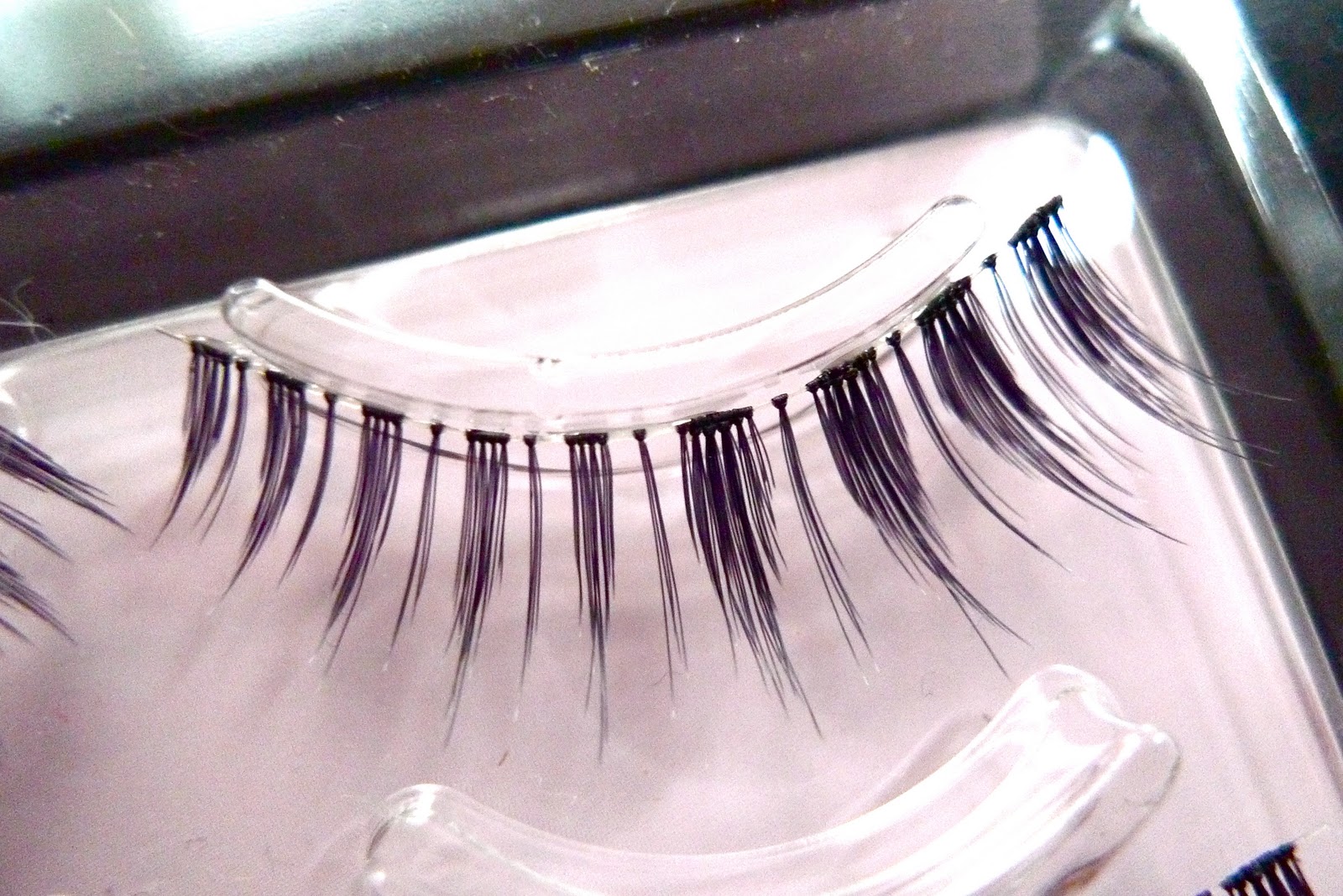 winnietsuii Review Dolly Wink Lashes 1 Dolly Sweet & Liquid Eyeliner