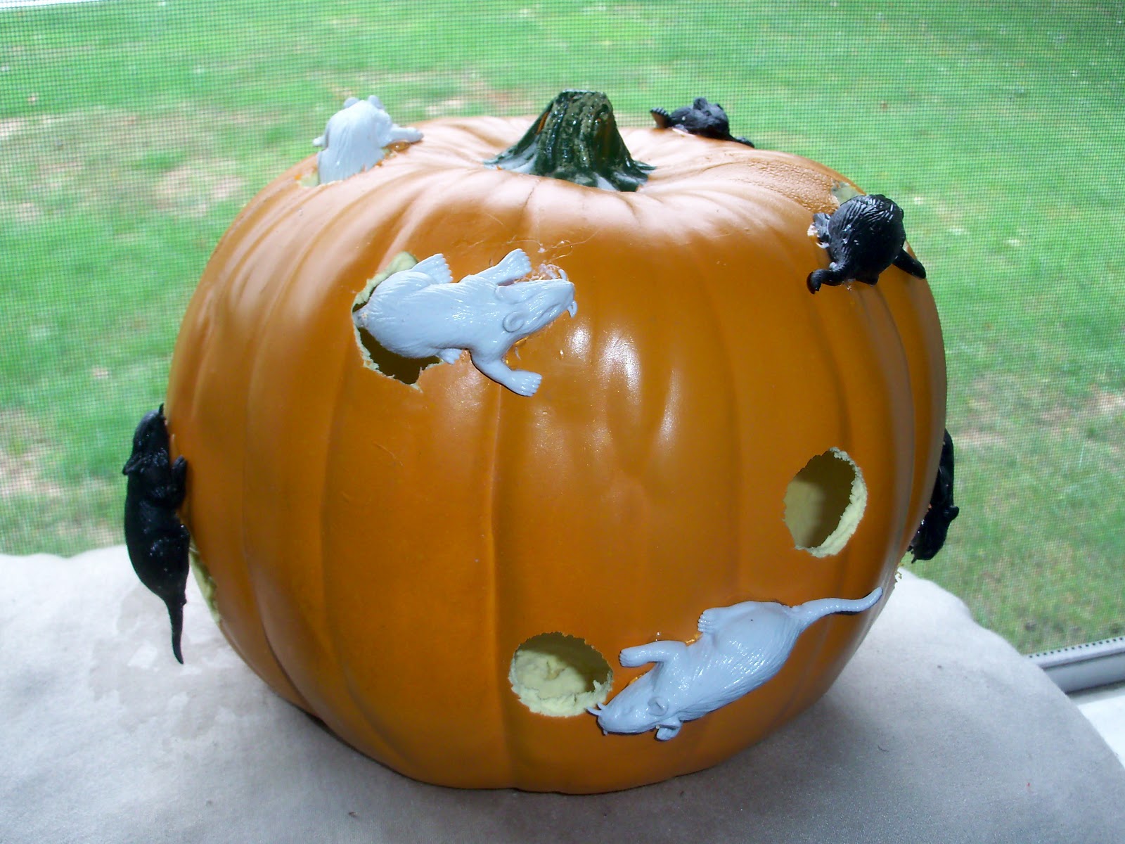 Textiles4you Mice, pumpkins, wreath, embellishments, and plastic cord