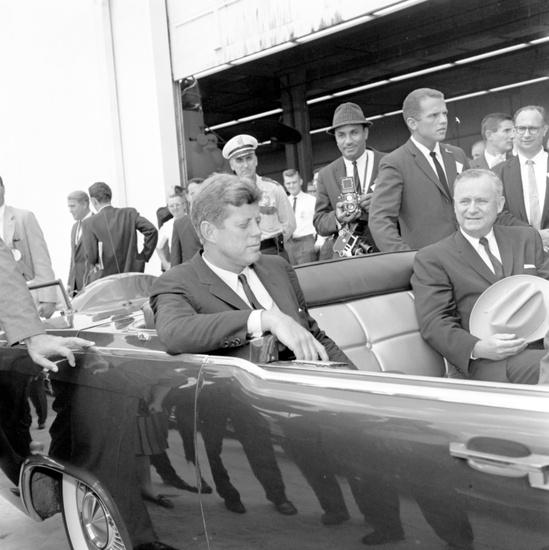 agents near rear of car (inc Ron Pontius), 6/21/62