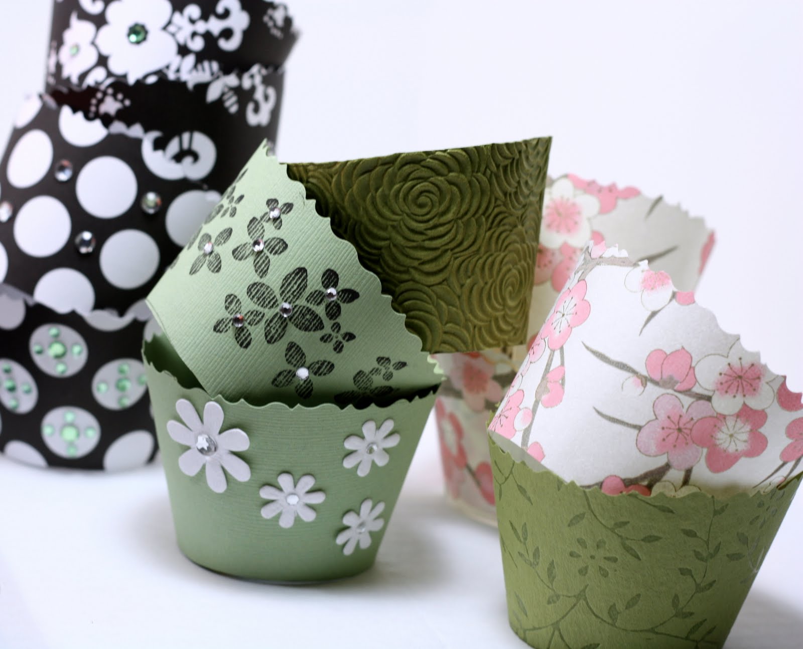 MAKE YOUR OWN CUPCAKE WRAPPERA TUTORIAL Gramkin Paper Studio