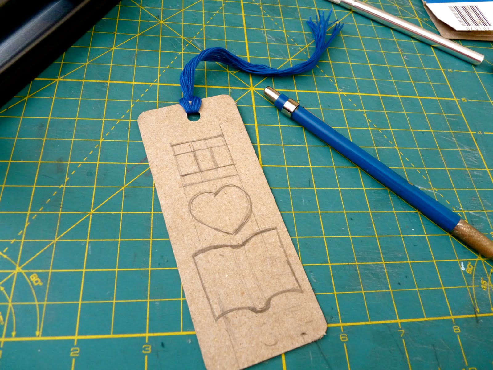 ByRominaPerez D.I.Y Recycling A Simple Bookmark