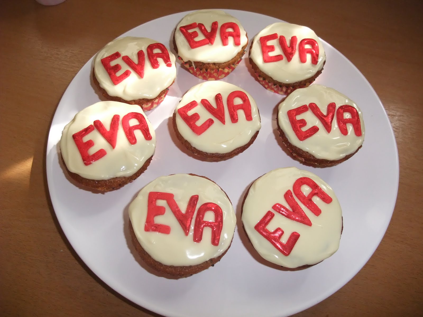 Alice the baker Eva's birthday cakes