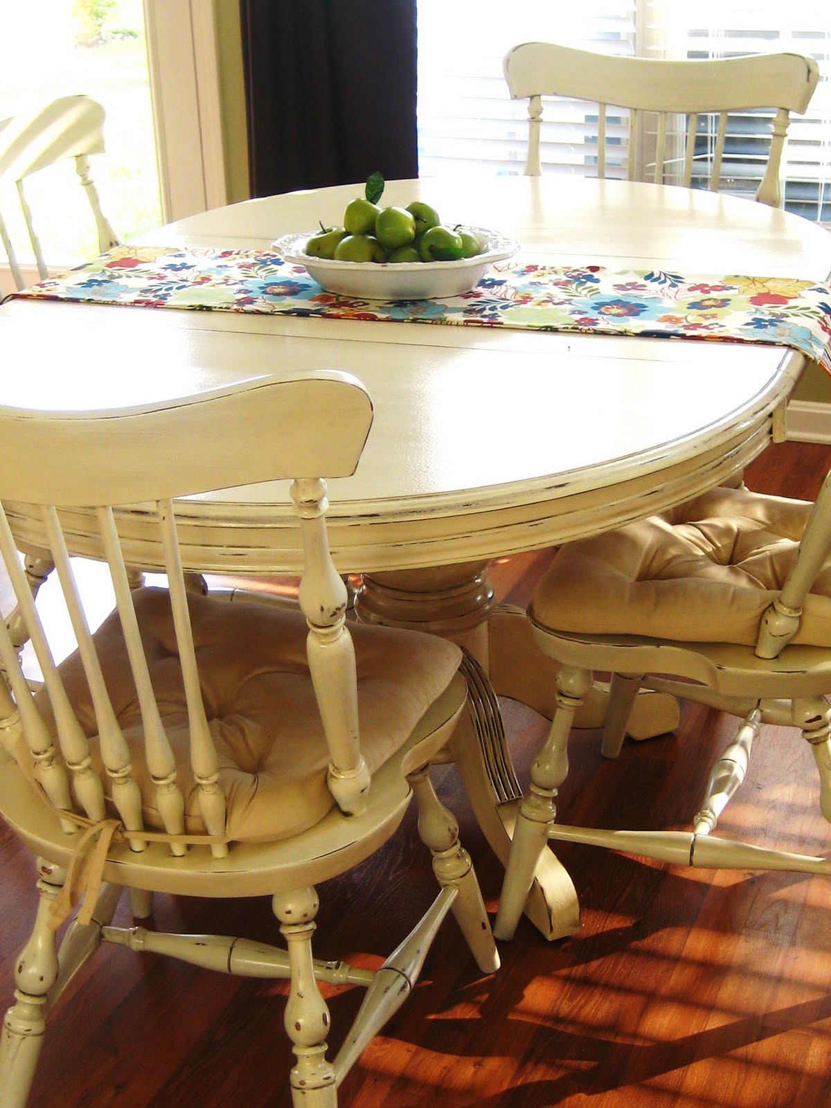 Savvy Chic Home Kitchen Chairs!