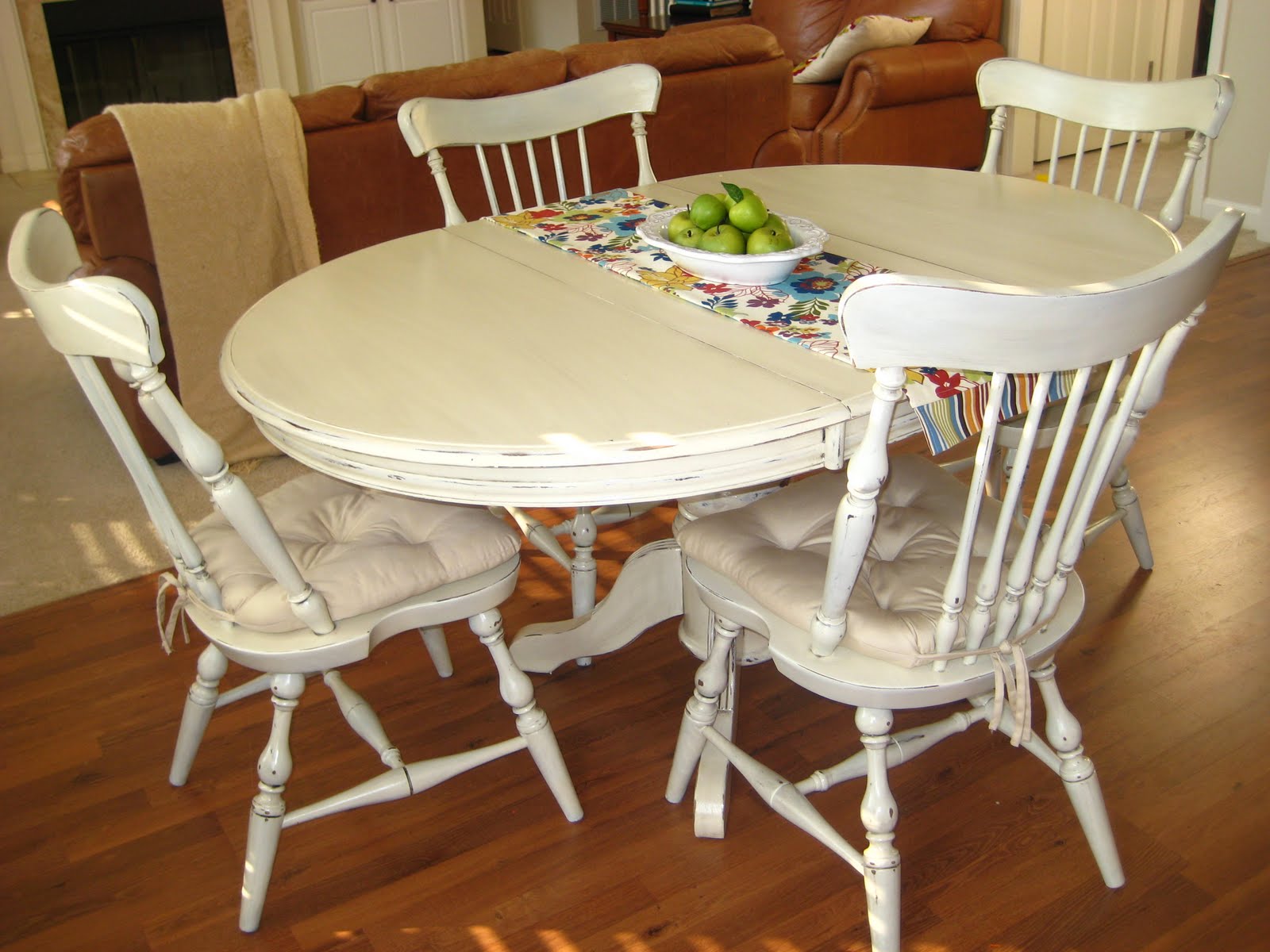 Savvy Chic Home Kitchen Chairs!