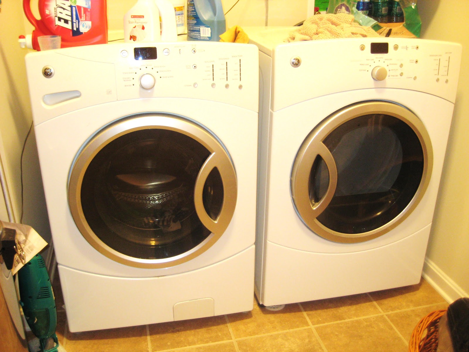 Savvy Chic Home Easy Washer and Dryer Stand Tutorial
