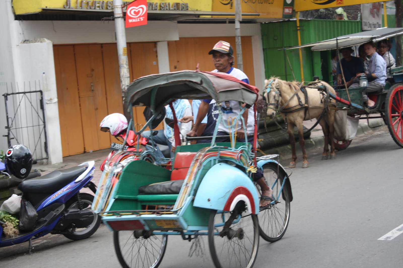 Quarterlife Adventures: Riding a Becak - Yogyakarta, Indonesia