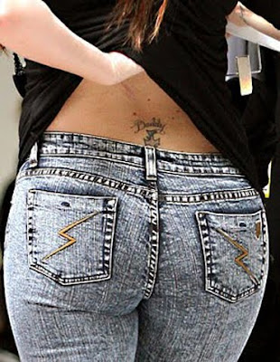 khloe kardashian back tattoo