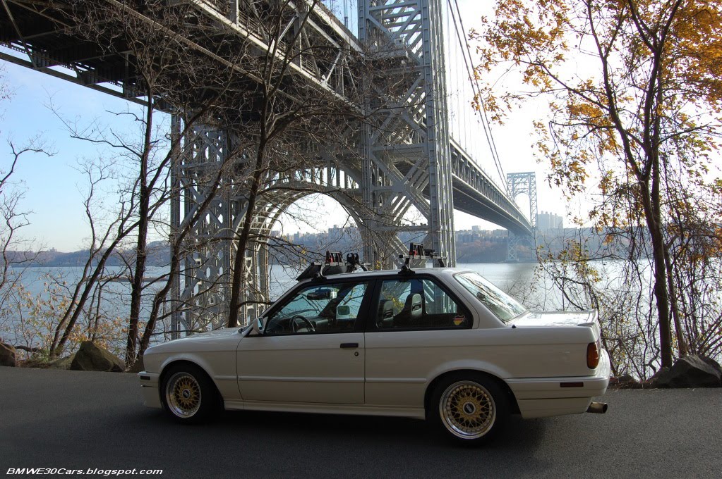 wallpapers for BMW E30 318i with some Roof Racks