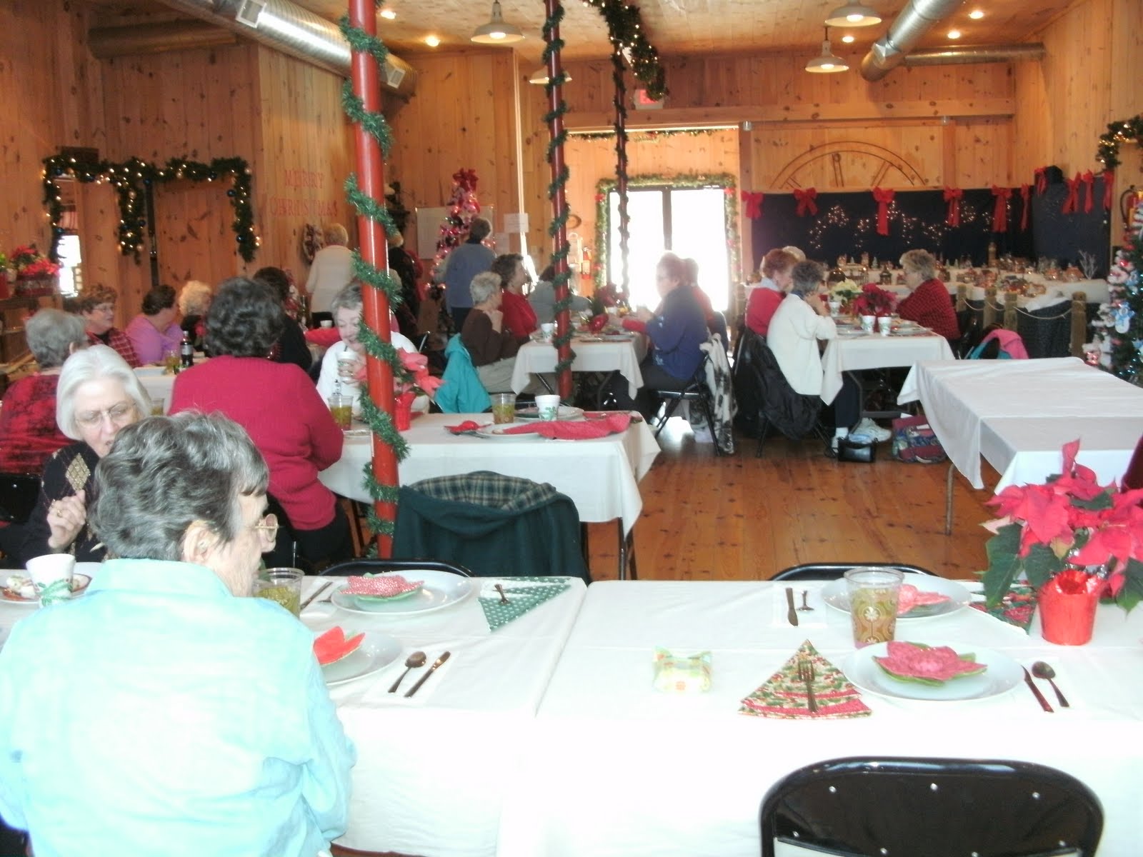 Quilter's Retreat: Thunderbay Quilt Guild Christmas Party