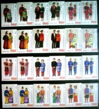[Web+2000-09-27+Indonesia+Traditional+Costumes+I-586+diff+size+2.jpg]
