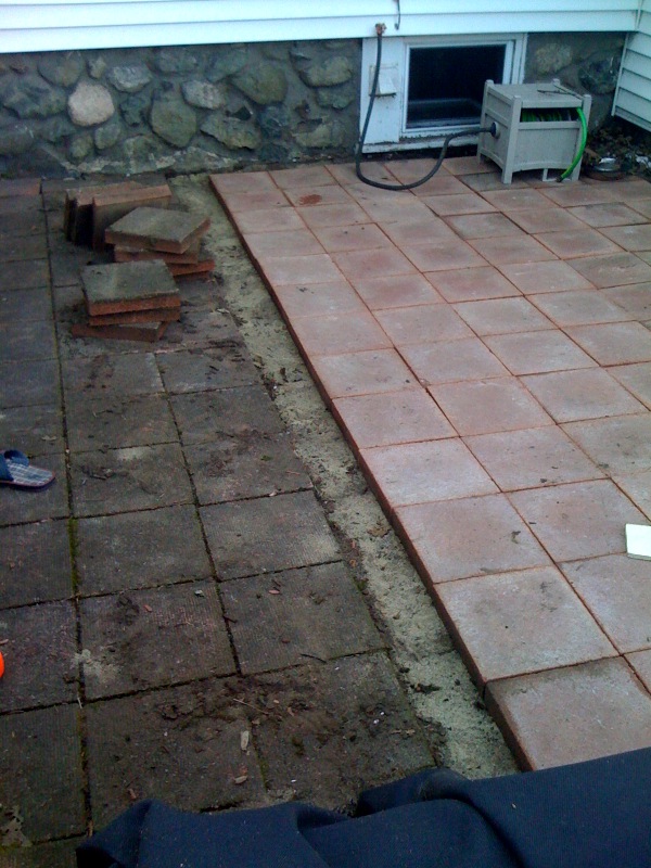how to put patio pavers down