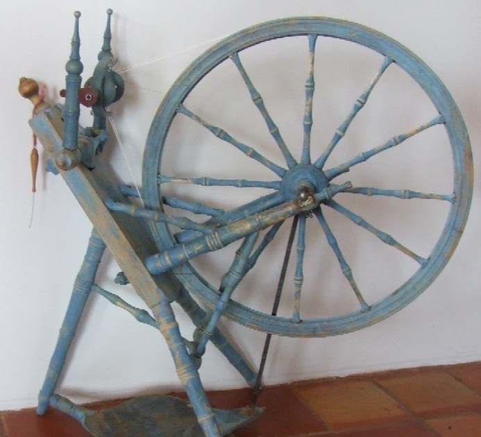 antique_spinning_wheels BLUE SCANDINAVIAN SPINNING WHEEL