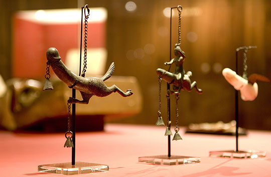 Exposição Wellcome - Amuletos fálicos em bronze, de origem greco-romana