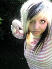 Emo hairstyles for girls with highlights