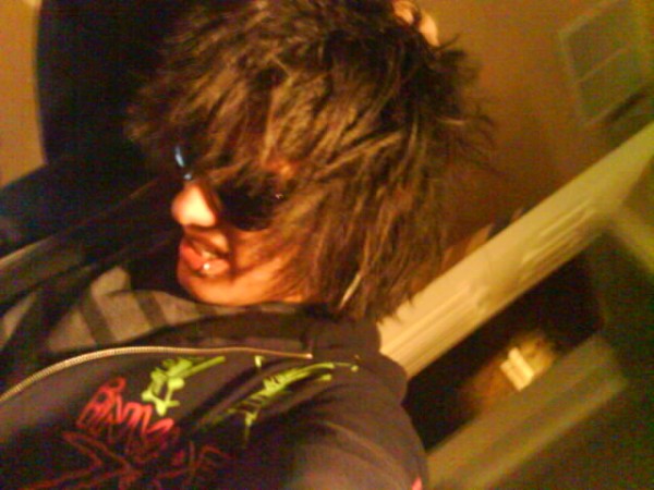 Emo boys hairstyle 2009 hot 