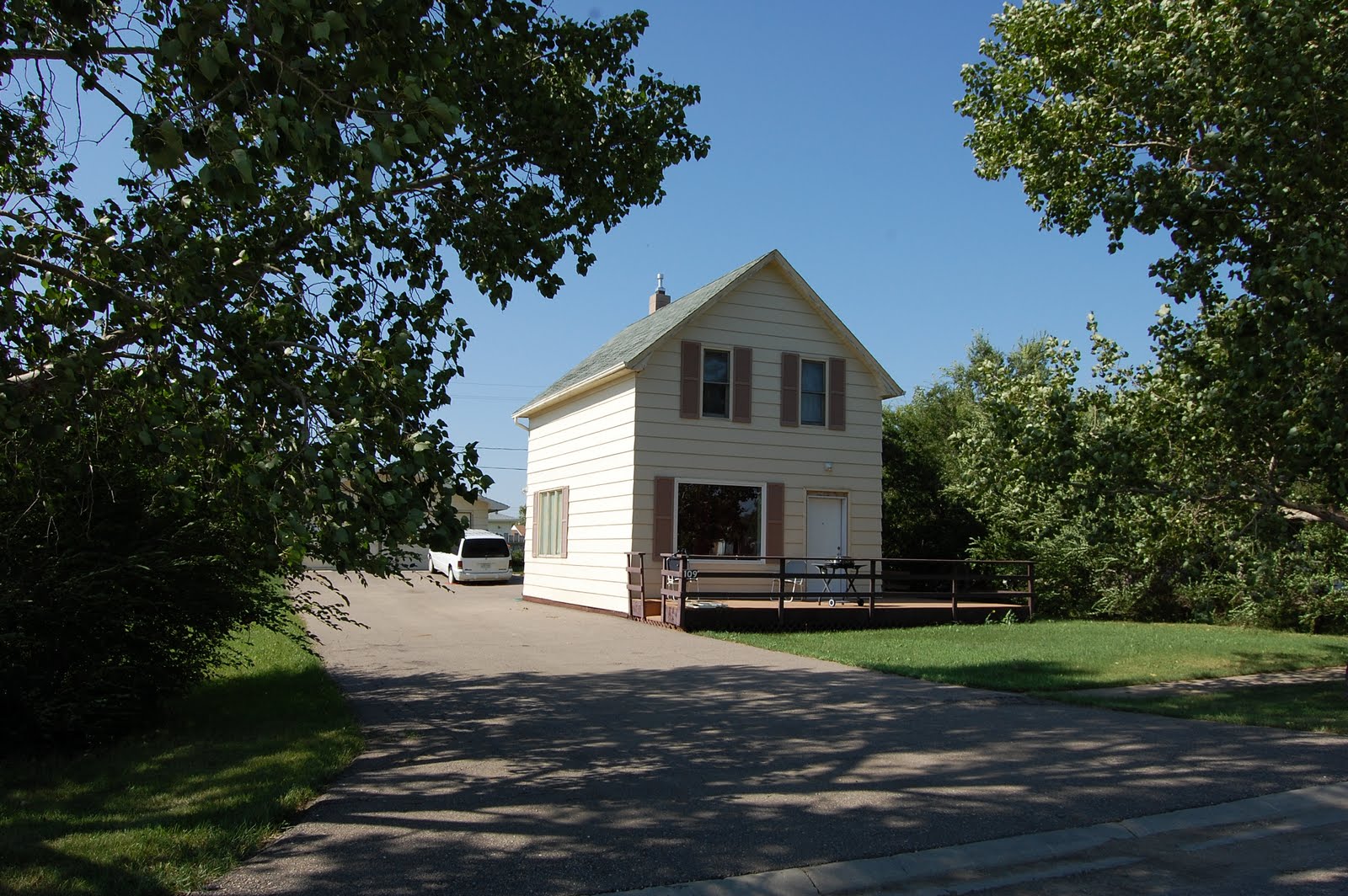 Dean and Selena Corner gas