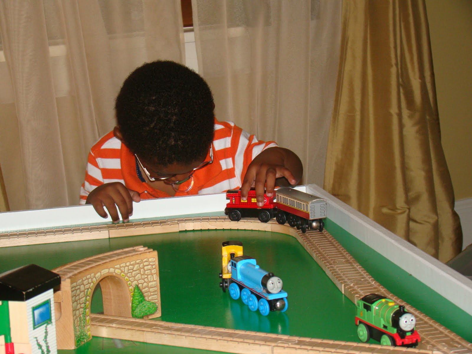 [Train+Table+022.JPG]