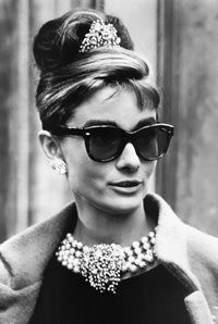 [audrey.hepburn.sunglasses.tiffanys_000.jpg]