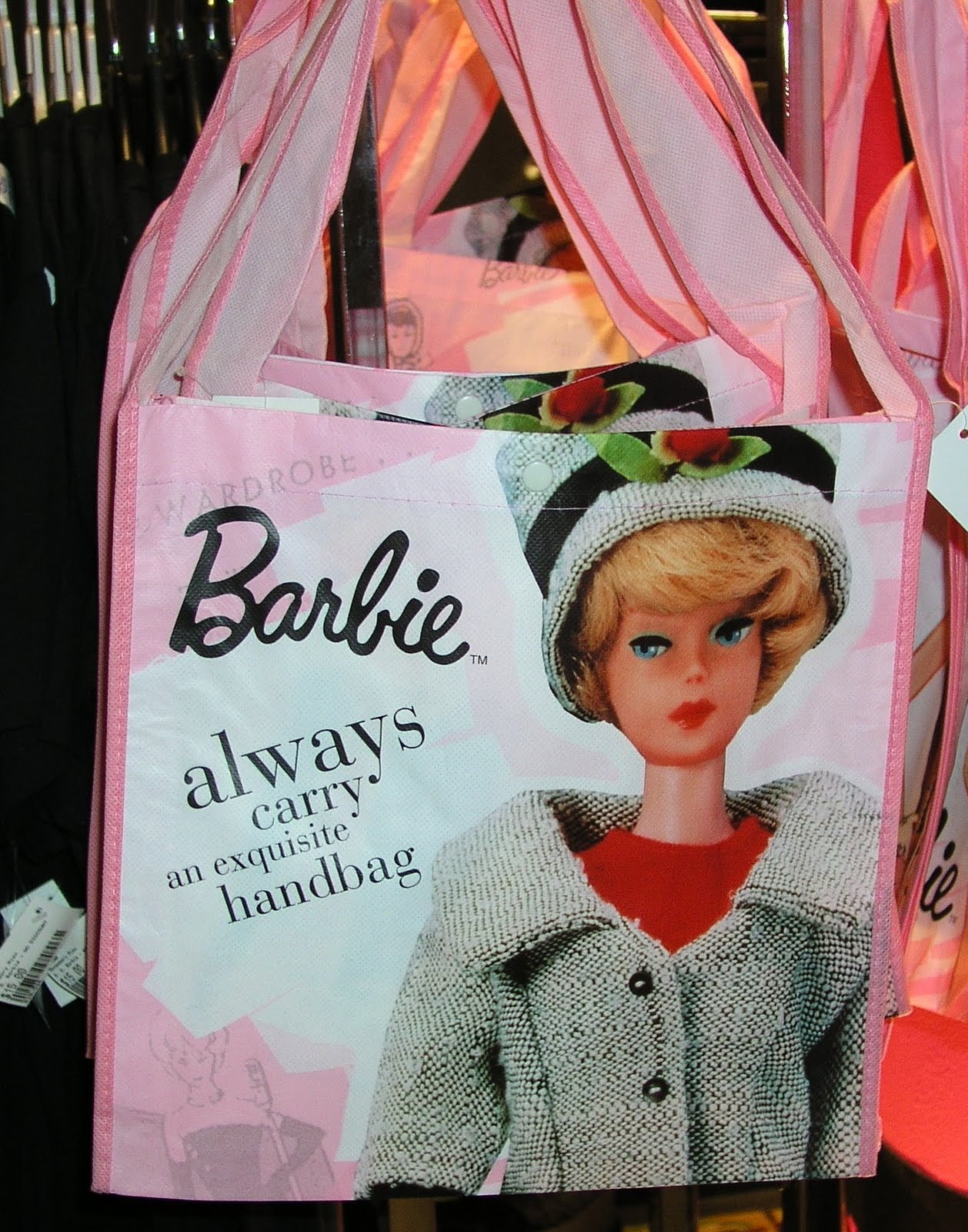 [barbie+tote+close.JPG]