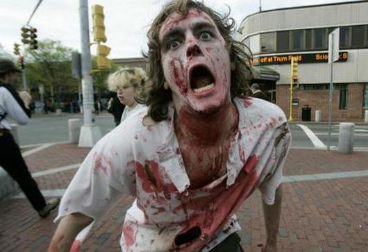 [freaky-zombie-walk-parade-46.jpg]