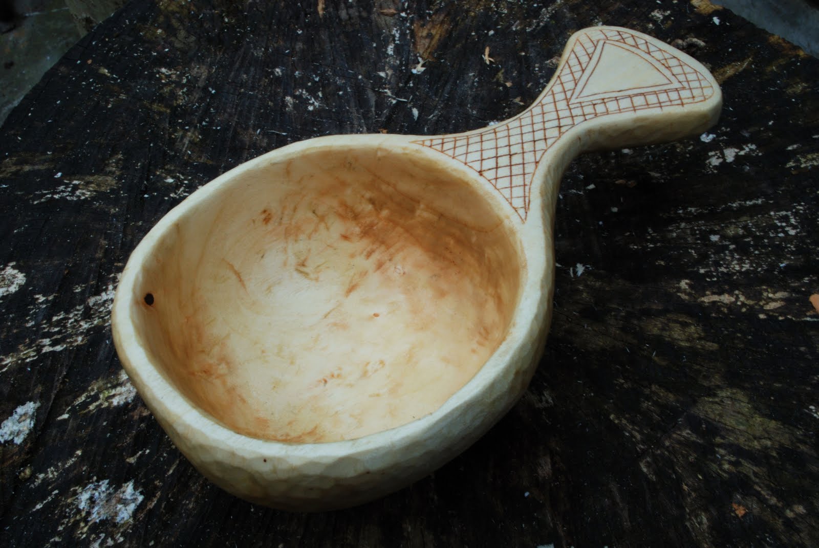 Simon Hill Green Wood Carving Making a Kuksa.