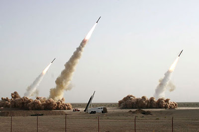 صور لصواريخ و قذائف وقت اطلاقها Iran+missile+test+fake+pics+3