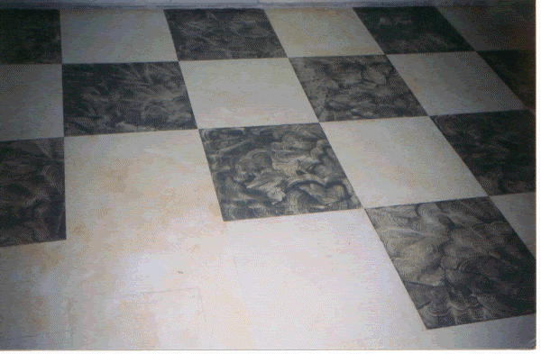 SQUARE FLOOR