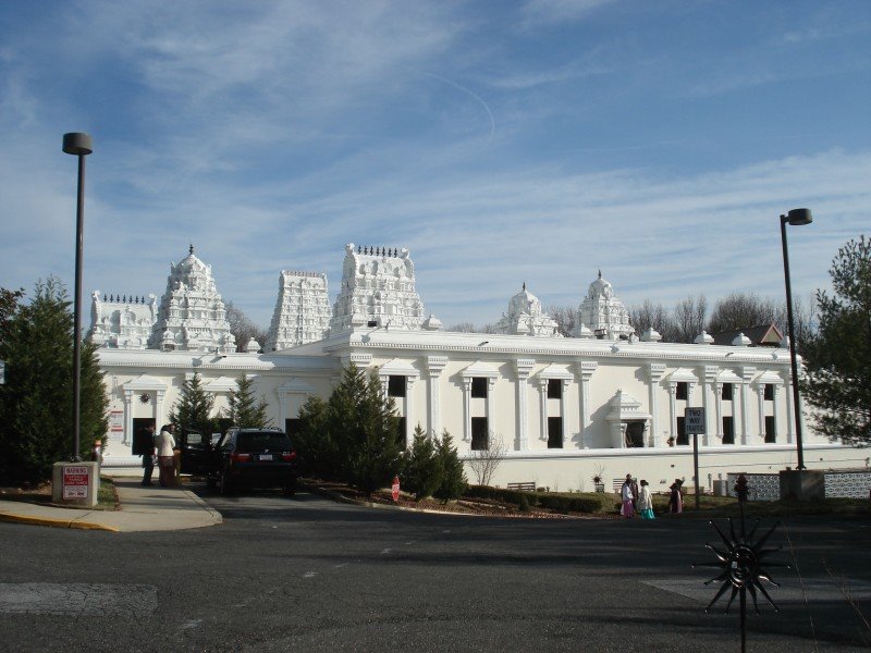 HINDU TEMPLES OUTSIDE INDIA Sri Siva Vishnu Temple, Washington DC