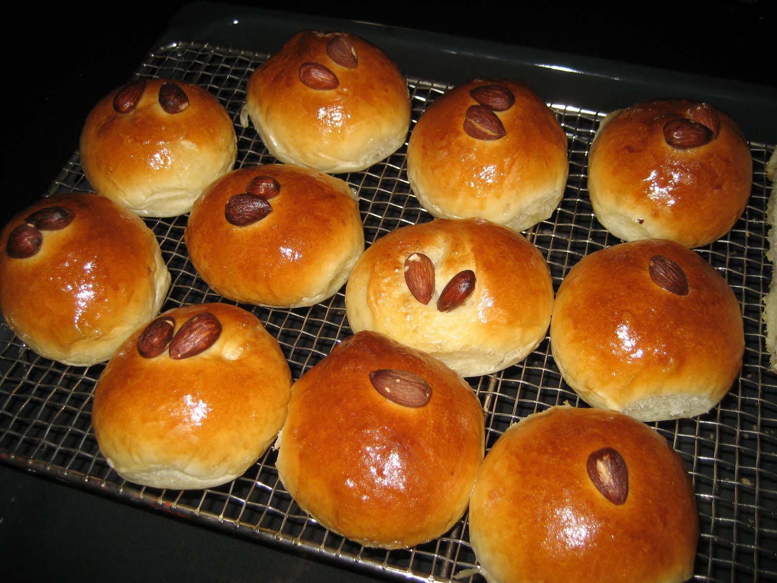 Cosy Bake Rich Rolls