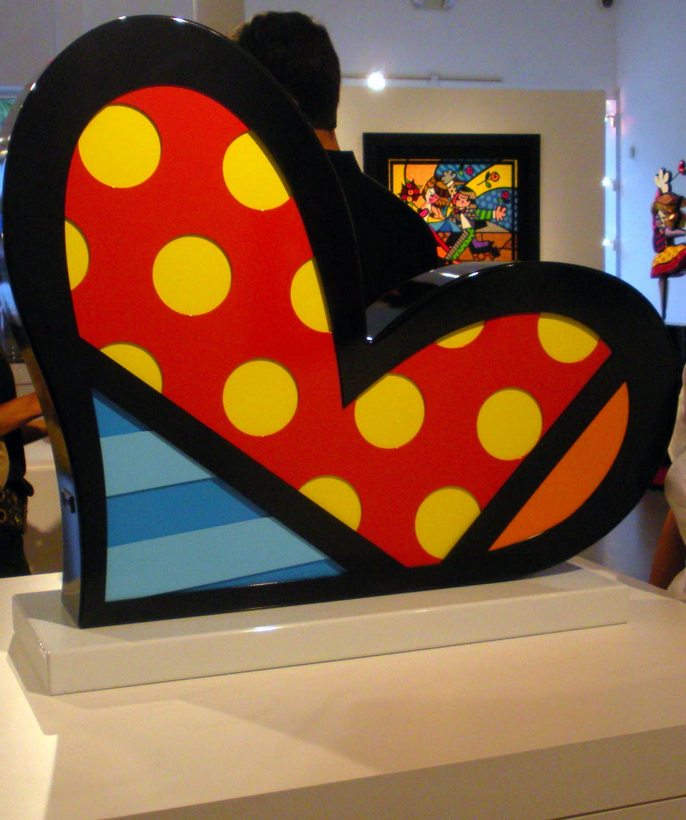 http://2.bp.blogspot.com/_A2HP1m0qpoQ/TGn9Prk8YgI/AAAAAAAABBw/l2sXPIAweNY/s1600/Britto+Heart+Sculpture.jpg
